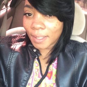 Meet your Posher, Nakia